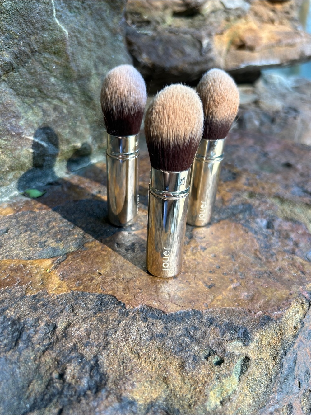 Jouer Essential Complexion Brush
TRAVEL SIZE
